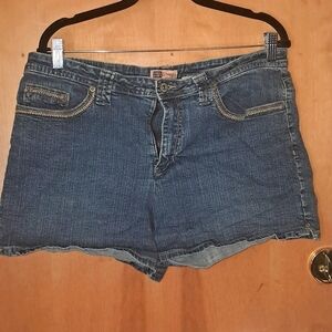 Faded glory shorts size 14